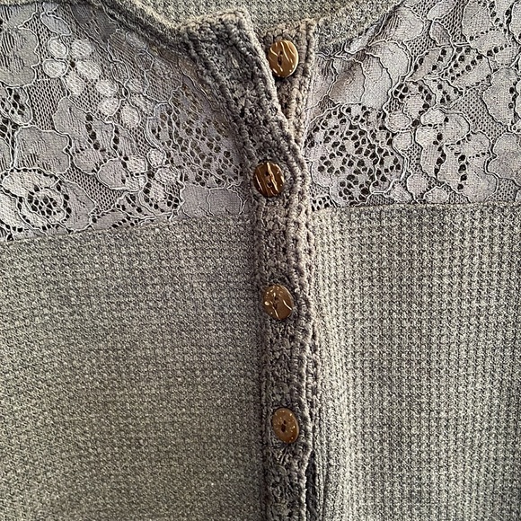 amaryllis long sleeve waffle tunic, size L - Picture 4 of 7